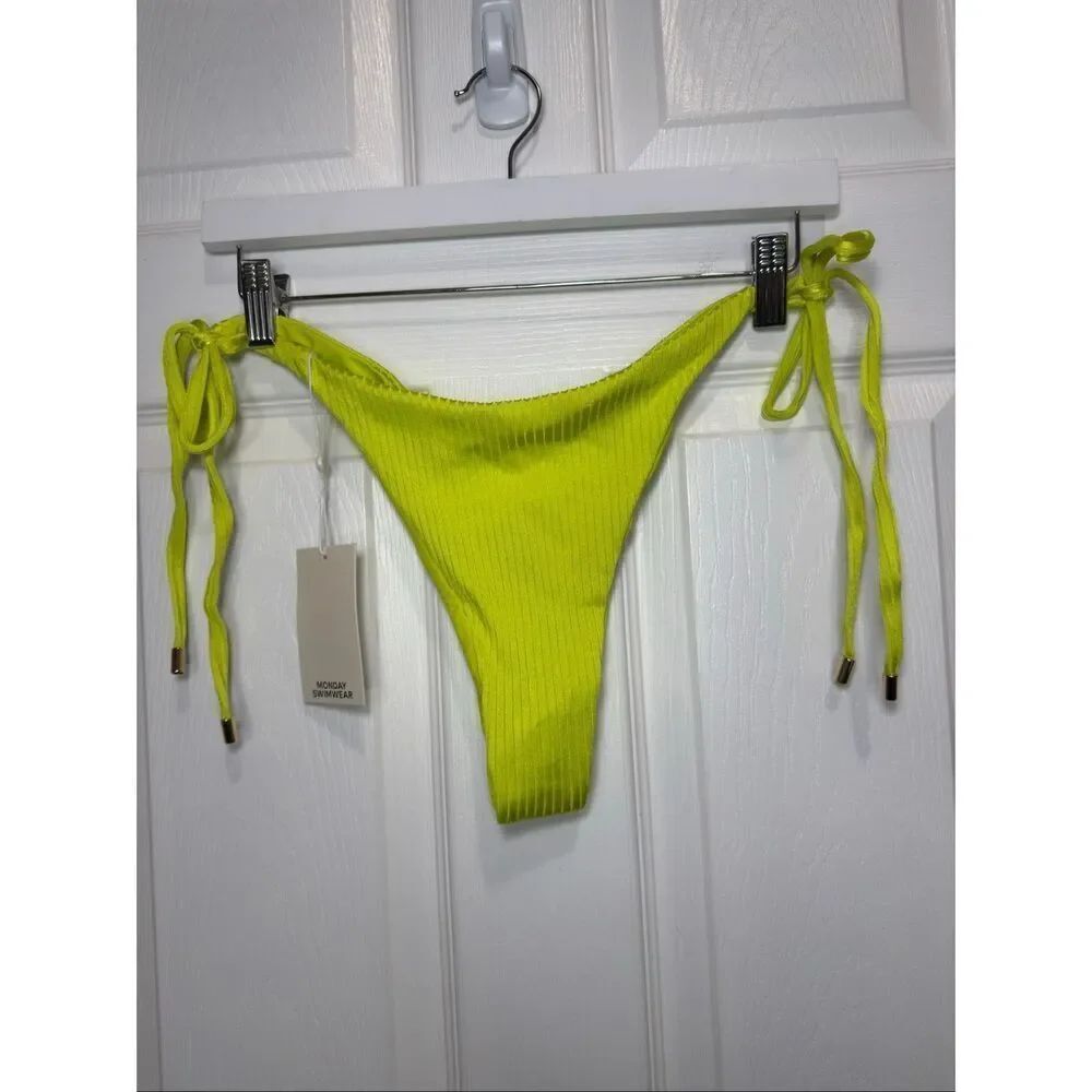 Monday swimwear palma bottom size Very Voluptuous